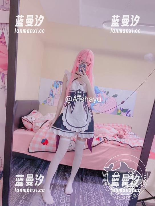 让AT鲨的粉色写真图包点缀你的生活，立刻下载，开启美丽新篇章！.txt