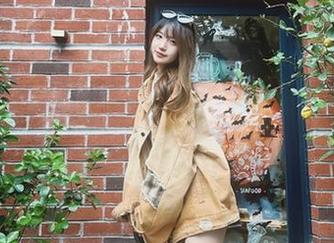 免费Bambi(밤비)网袜写真，带你探索她的美图背后故事与创作心路.txt