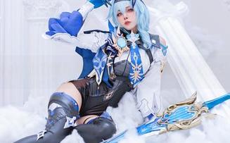 领略Byoru的定制写真艺术：费伦与芙莉莲的魅力交织.txt
