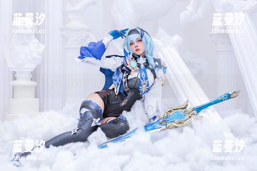 领略Byoru的定制写真艺术：费伦与芙莉莲的魅力交织.txt