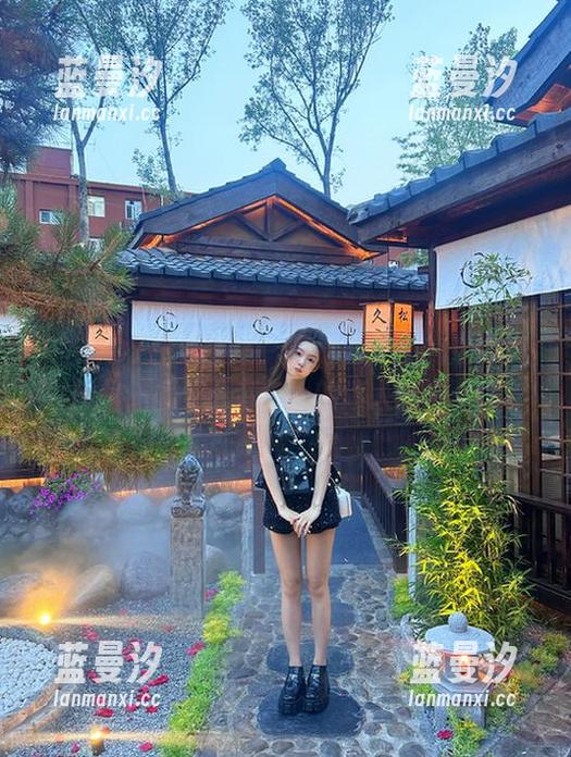 CANDY糖果画报 - 李宓儿护士高清写真图包，感受医者仁心的迷人魅力.txt