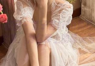 Feilin嗲囡囡 – 鱼子酱fish兔耳朵制服蕾丝摄影全集：为你奉上的唯美写真.txt