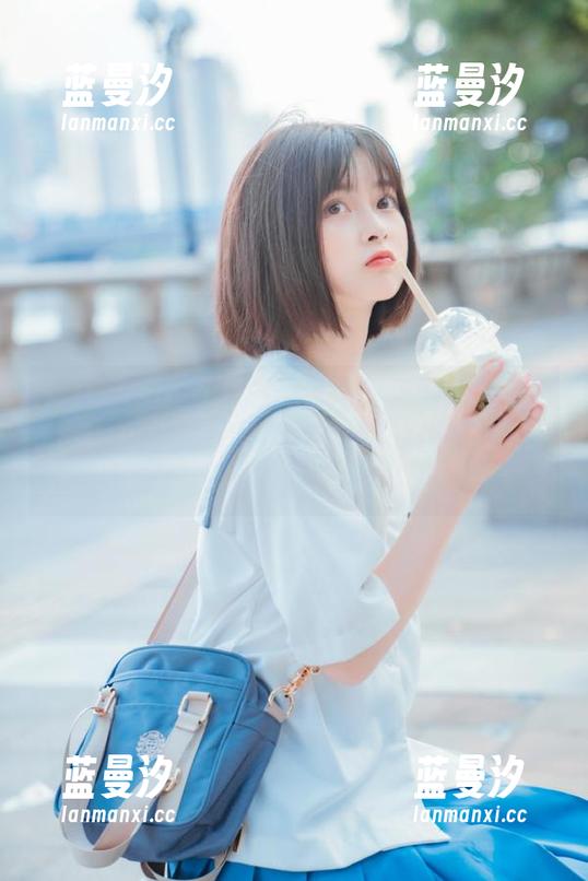 Feilin嗲囡囡 - 感受生活的美好：鱼子酱fish白裙私房图包，定义你的优雅时刻.txt