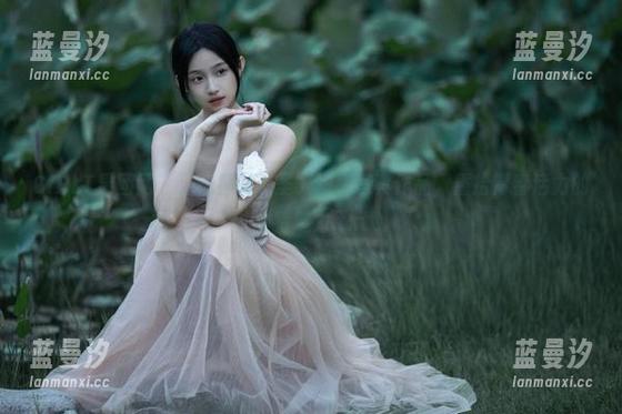 GIRLT果团网 - 丁晓楠的无圣光短裤写真作品，重拾青春活力的独特魅力.txt