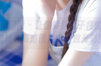 GIRLT果团网 – 让你笑到肚子疼的周晓唯：裤里丝在高清图库中绽放光彩！.txt