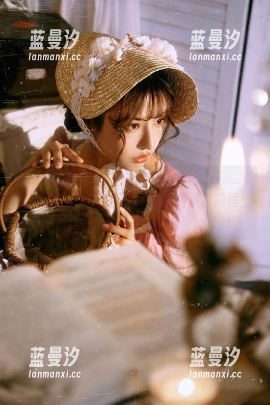 HuaYang花漾 - 一起在线体验Cris_卓娅祺双人作品所带来的摄影美学，领悟生活中那些动人的瞬间与故事。.txt
