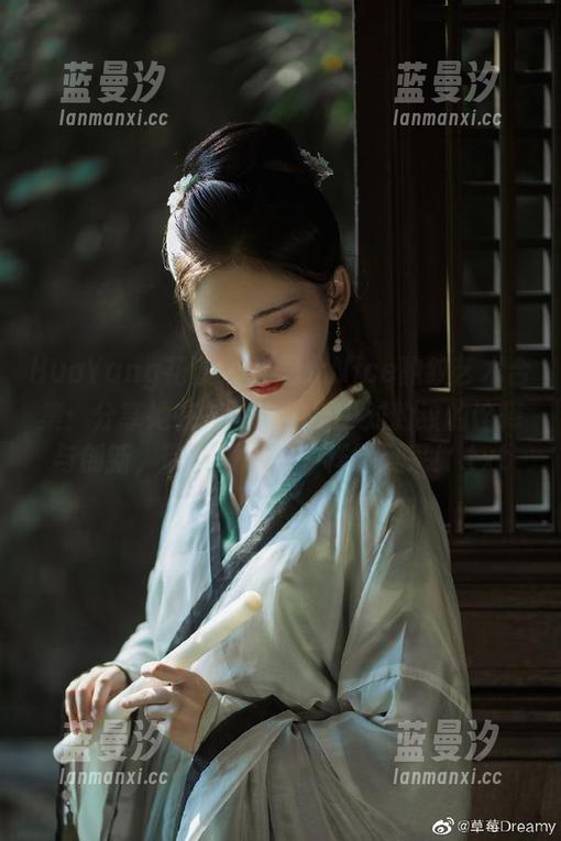 HuaYang花漾 - 张思允Nice豹纹艺术合集：分享她在每一次拍摄中对豹纹的诠释与创新，带你领略不一样的风采！.txt