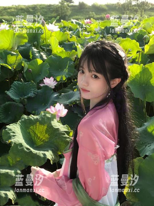 HuaYang花漾 - 赵惟依coco全新白色写真集发布，分享她的柔美与优雅之旅.txt