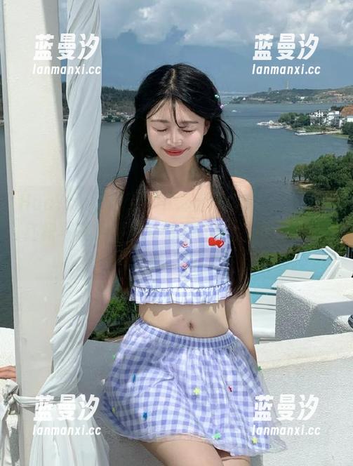 HuaYang花漾 - 不看后悔！赵惟依coco红裙写真展示她的无限魅力，快来观看吧！.txt