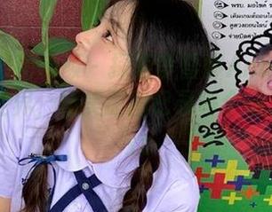 HuaYan花の颜 – 探索李雪婷Anna的水手服私房世界，精美原图记录每个动人瞬间.txt