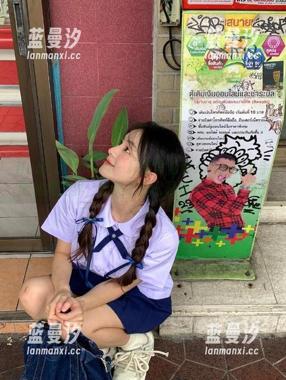 HuaYan花の颜 - 探索李雪婷Anna的水手服私房世界，精美原图记录每个动人瞬间.txt