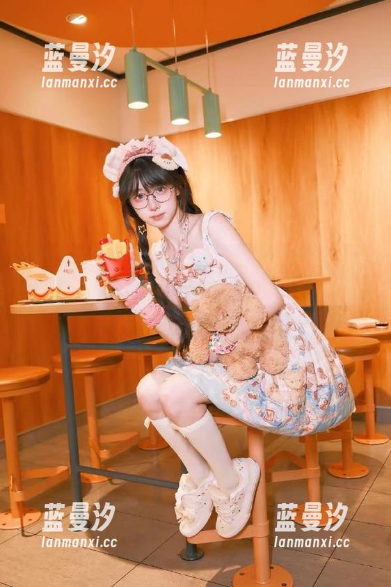 IESS异思趣向 - 君君姐姐盛情献上写真图册，带你走入一个充满色彩的世界！.txt