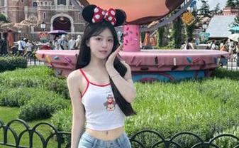IMiss爱蜜社 – Luvian的网袜作品集：让你为下载而激动不已！.txt