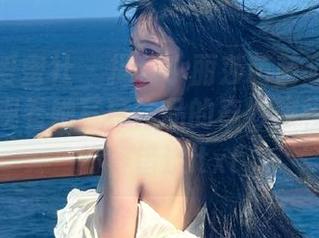 IMiss爱蜜社 – 揭秘小丽莎萌萌哒的秘密：一次观看她写真作品的奇妙旅程，绝对不容错过.txt