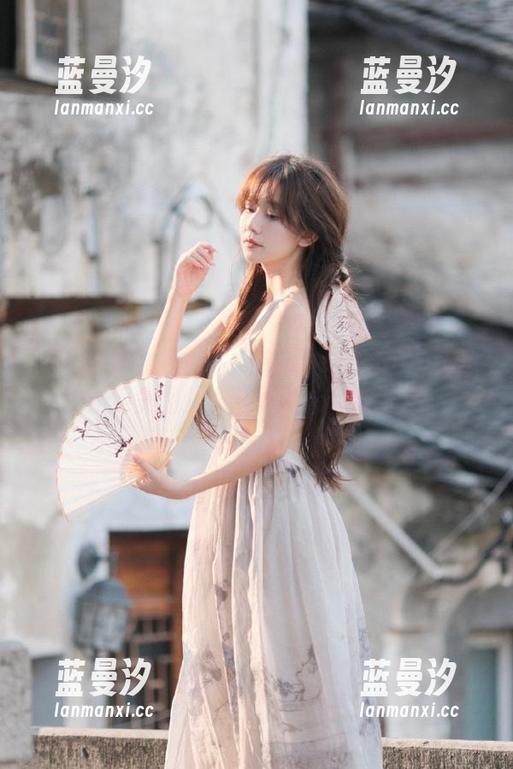 IMiss爱蜜社 - 不止礼服：逗逗doudou的绝美图像分享背后有笑话.txt