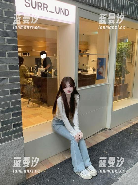 MFStar模范学院 - 纵情空中，观看徐cake空姐的优雅写真，感受无限魅力.txt