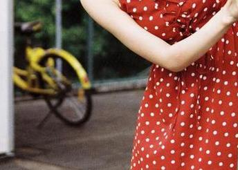 MFStar模范学院 – 思淇Sukiiii夏日梦幻写真套图更新，清凉一夏的绝美瞬间尽在其中.txt