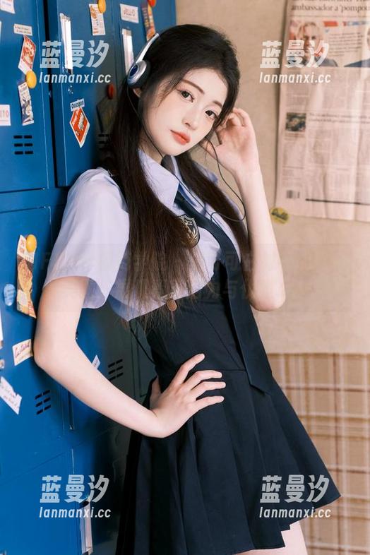 MFStar模范学院 - 李可可白衬衫的私房美图：展现青春活力与优雅.txt