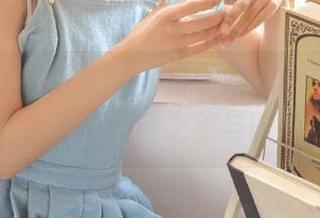 MFStar模范学院 – 白子嫣nicky红裙写真集精选，重拾经典之美与时尚之感.txt