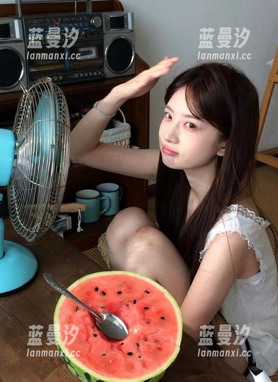 MFStar模范学院 - 沉醉于艾希儿睡衣写真作品合集：记录她在宁静时光中的迷人瞬间.txt
