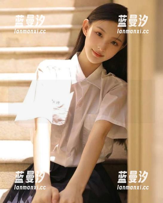 在喵糖映画的定制作品中，一场关于冬日温暖的视觉盛宴，尽管我也常常遭遇寒风！.txt