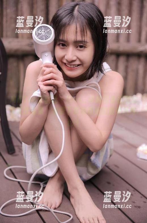 MiiTao蜜桃社 - Cris_卓娅祺最新肉丝写真作品集，免费下载领略她的独特风格.txt