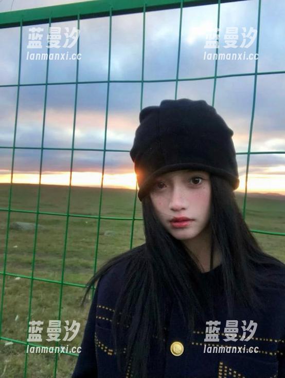 MiiTao蜜桃社 - 在线追踪雪千寻黑色作品：你绝对想不到她会这么玩！.txt
