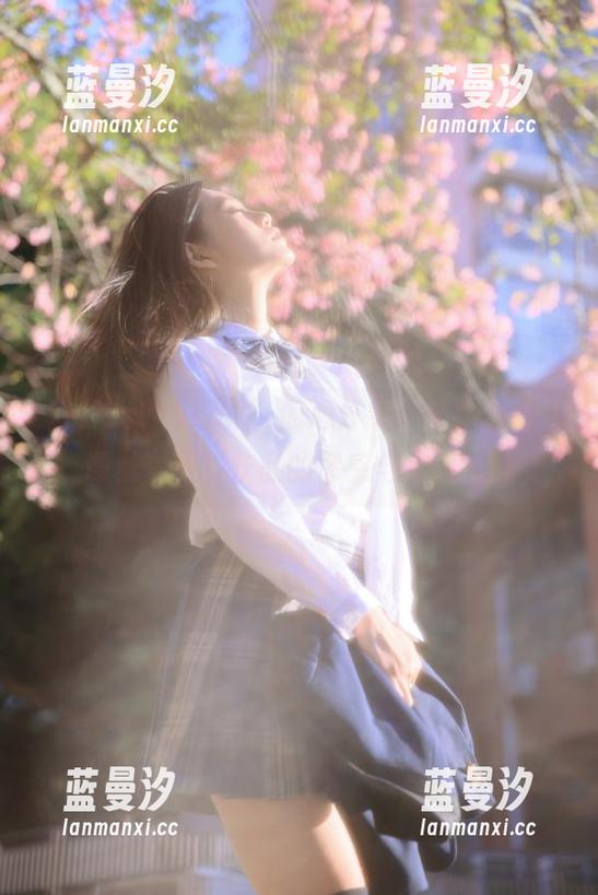 “MissWarmJ”倾心分享，带你感受“谭雅”写真作品的情感与温度.txt
