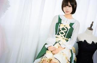 私拍合集来啦！Momoko葵葵倾情演绎碧蓝航线赤城与加贺的灵动魅力.txt