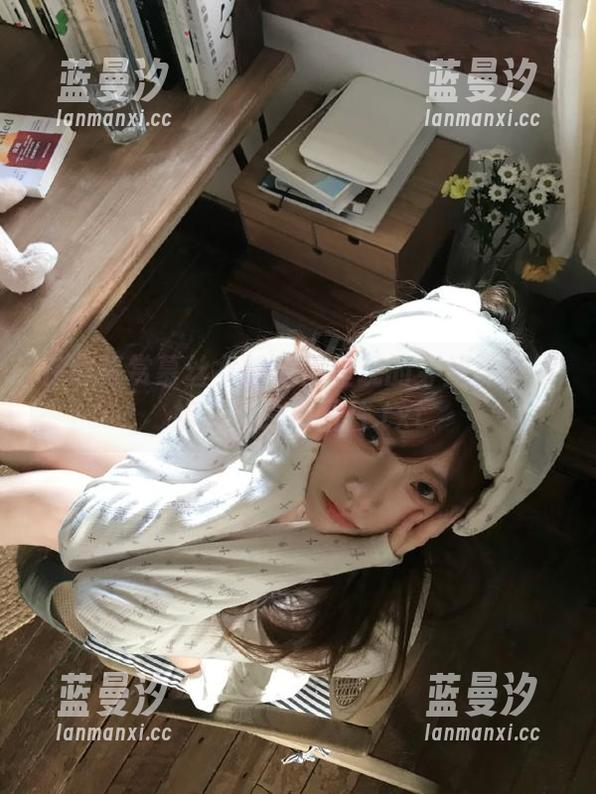 在线鉴赏慕丝女郎完美呈现的穿丝袜小姐姐首次约拍图片.txt