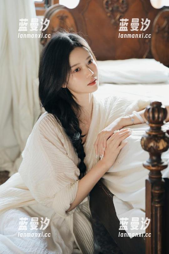MyGirl美媛馆 - Carina绮里嘉的温柔私拍图集，全方位展现她的时尚品味与个人魅力，快来欣赏吧！.txt