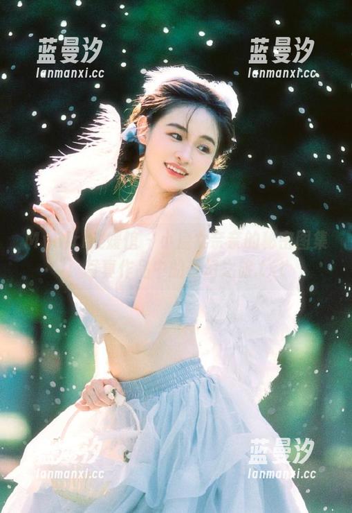 MyGirl美媛馆 - 小魔女奈奈的秘密图集：写真作品中的奇幻之旅.txt