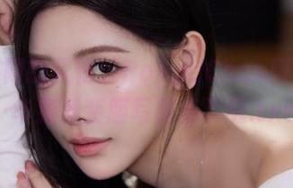 与众不同的风格：PoppaChan阿梅莉亚·华森便装版写真集下载.txt