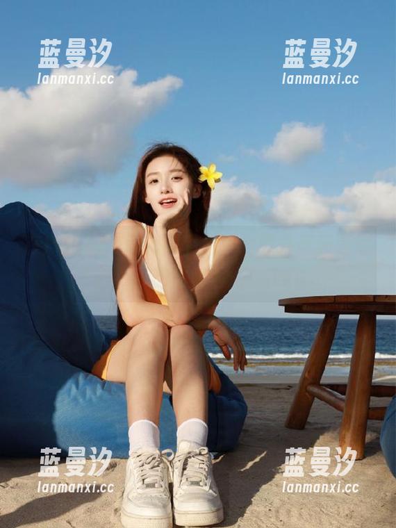 在PoppaChan的私拍中，感受芙莉莲原图带来的甜蜜瞬间！.txt