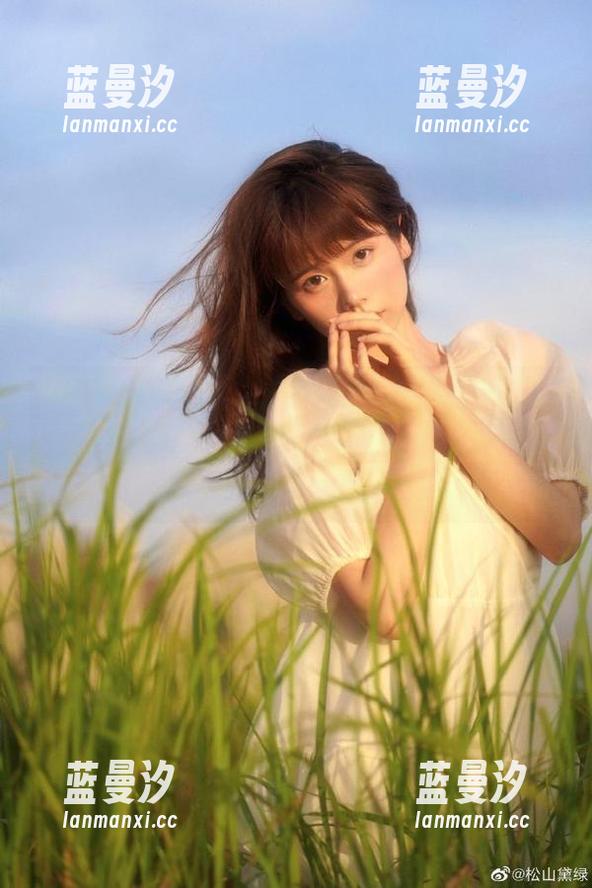 RUISG瑞丝馆 - 小葡萄miki的粉嫩诱惑：超美粉色写真合集，绝美壁纸等你来获取！.txt