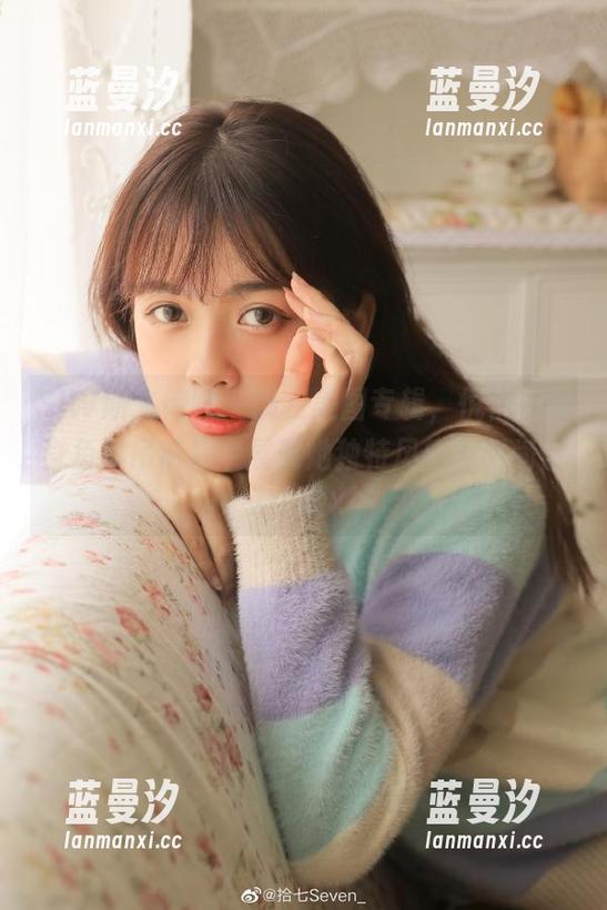 SIW斯文传媒 - 最新美图专辑，悦悦在修身鱼尾吊带裙中展现她独特风格与时尚魅力！.txt