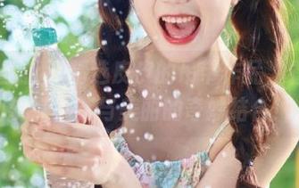 SSA丝社 – 精选皮皮的吊带作品，看她是如何玩转搞笑与美丽的奇妙结合！.txt