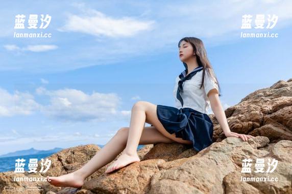 原图独家：一起走进Sonson(손손)Loozy的少女之爱世界.txt