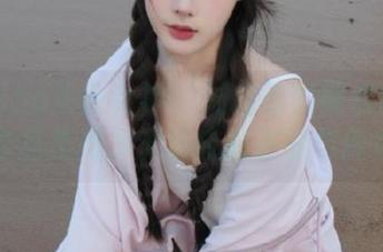 TouTiao头条女神 – 刘瑾希的纯白梦境：精选作品集揭示无瑕疵的美丽与纯真.txt