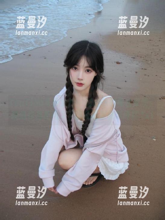 TouTiao头条女神 - 刘瑾希的纯白梦境：精选作品集揭示无瑕疵的美丽与纯真.txt