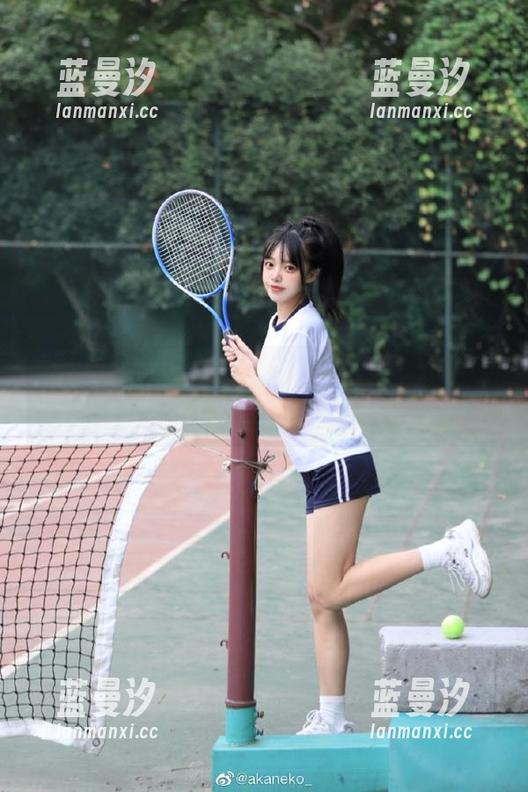 TouTiao头条女神 - 美足与高清美图的绝妙结合，苏可可W的独特风韵.txt