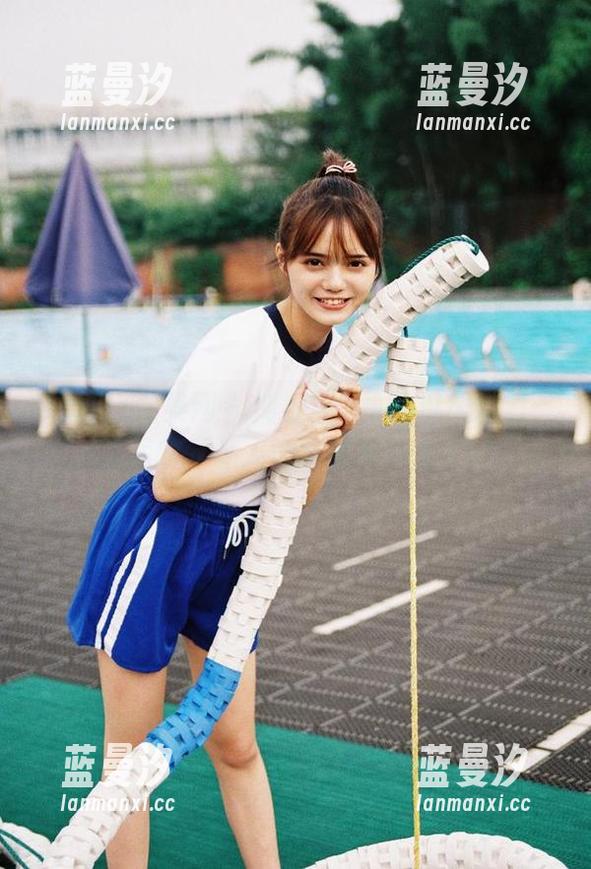 UGirls尤果网 - 捕捉温鈊怡的温柔魅力：图库分享令人心醉的写真集.txt