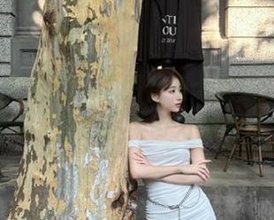 UGirls尤果网 – 原图合集大放送：王幼贞女孩写真中的温柔与力量并存.txt