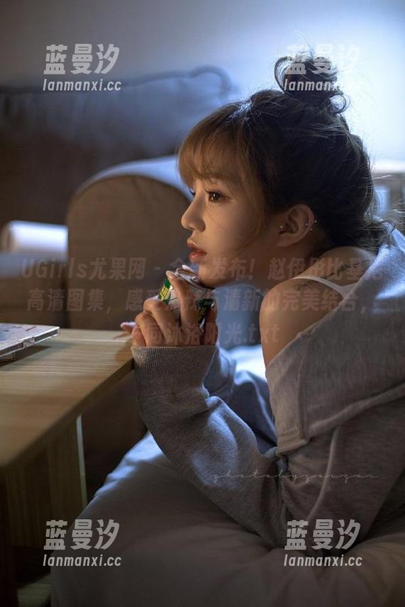 UGirls尤果网 - 全新发布！赵伊彤比基尼高清图集，感受热辣与清新的完美结合，一同沐浴阳光.txt