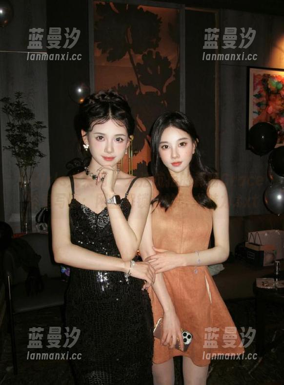 UGirls尤果网 - 无法抗拒的郝晴Grace浴室写真：网盘解锁她的艺术魅力.txt