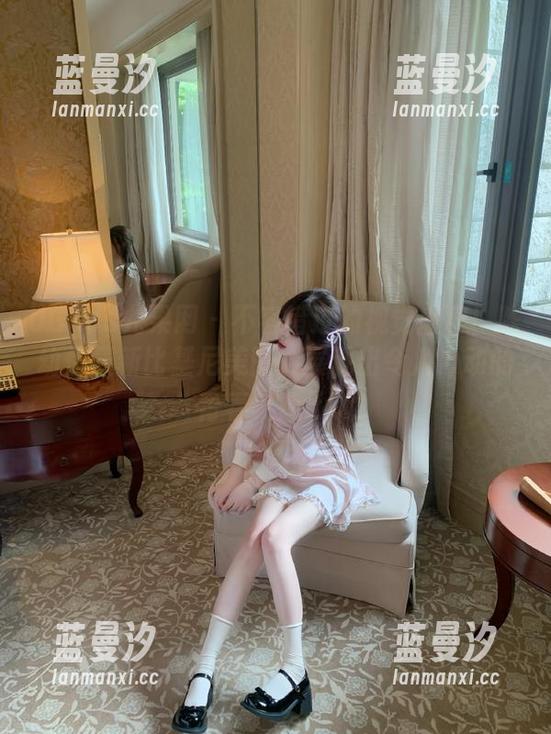 UGirls尤果网 - 不容错过的视觉盛宴！陈幼伊最新比基尼美图，展现出令人心动的青春气息.txt