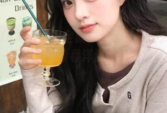 UGirls尤果网 – 全新更新！黛蓓琪双马尾套图，带你进入青春洋溢的视觉旅程！.txt