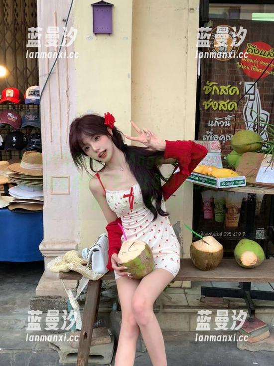 XIAOYU语画界 - Angela小热巴旗袍美腿的精彩合集分享：让你领略古韵与现代的完美融合.txt