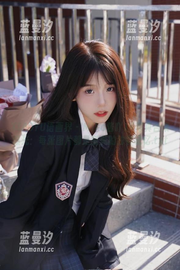 XIAOYU语画界 - Miko酱吖JK写真合集曝光：每张图片都是甜美的独特记忆.txt