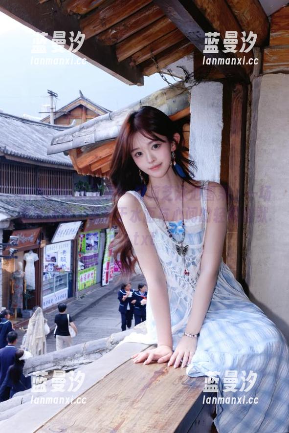 XIAOYU语画界 - 徐莉芝泳池图集：一场视觉盛宴，游走于水面与心间的轻松幽默.txt